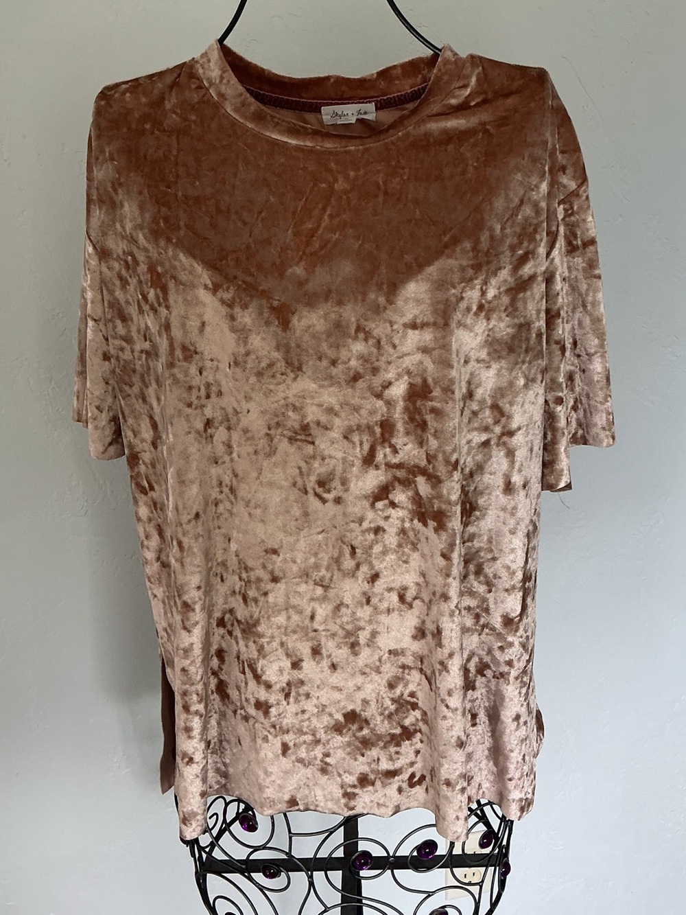 Skylar & Jade Crushed Velvet Short Sleeve Top